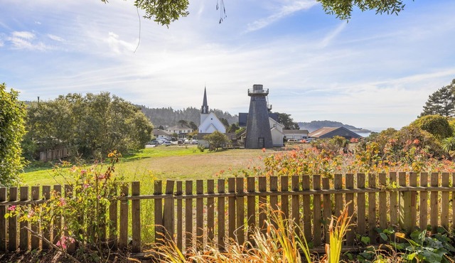 Heart & Soul Home in the Mendocino Village