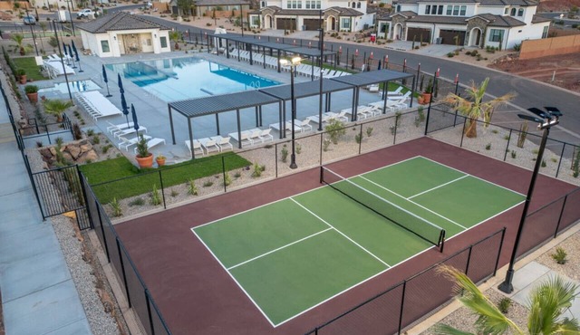 Heated Pool Hot Tub Pickleball Near Zion