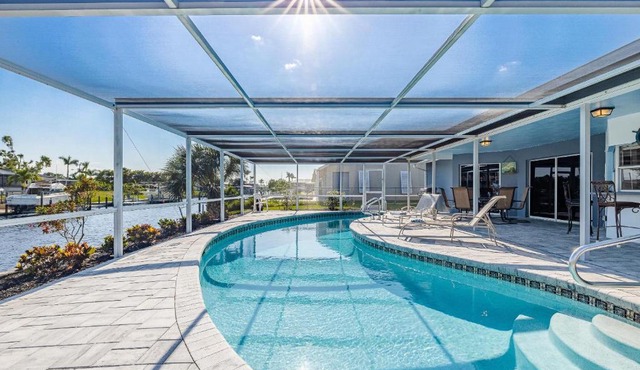 Heated Pool, Sleeps 6 - Villa Paradise by the Pool - Roelens Vacations