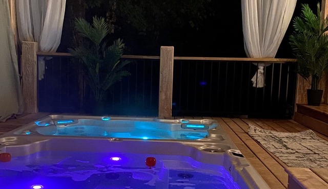 Heated Pool & Spa Tremblant Resort. Monthly and seasonal ONLY!