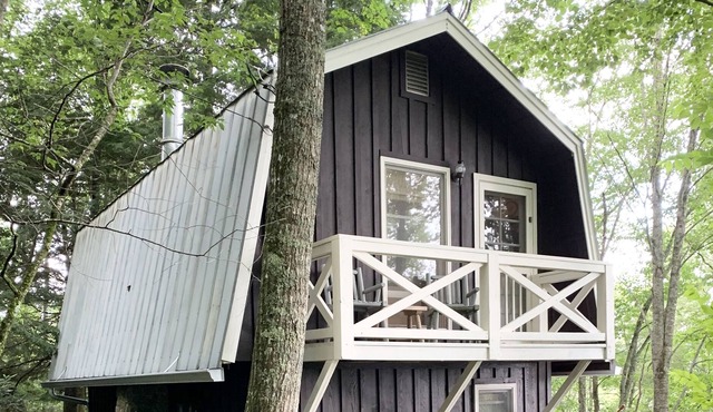 Hemlock Hideaway Cottage: Beautiful Lake Glenville in Picturesque Cashiers, NC