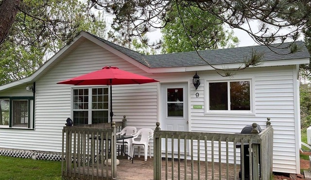 Heritage Two-Bedroom Cottage (Cottage 9)