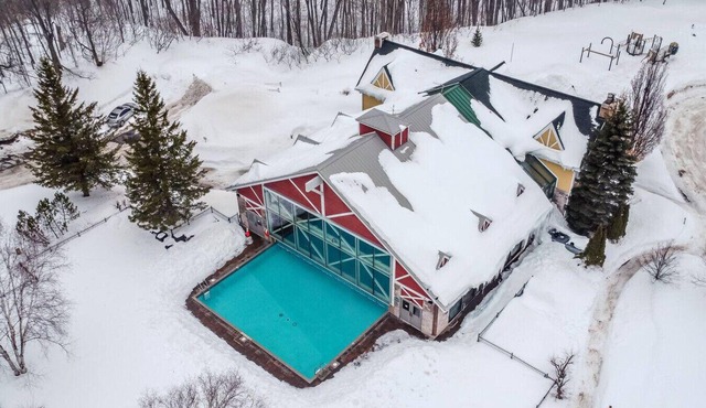 Hideaway 2BR Condo Pool & Heated Pool