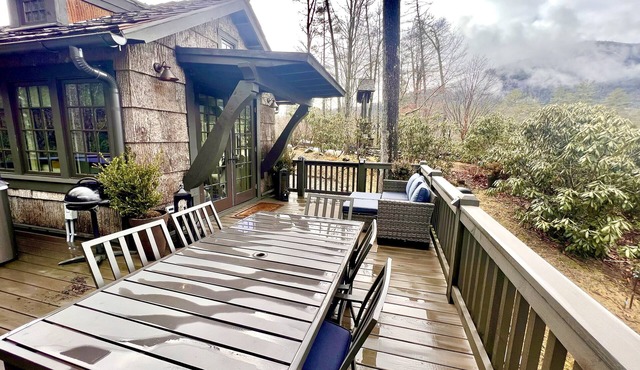 Highlands Panoramic Mountain Views Designer Cottage