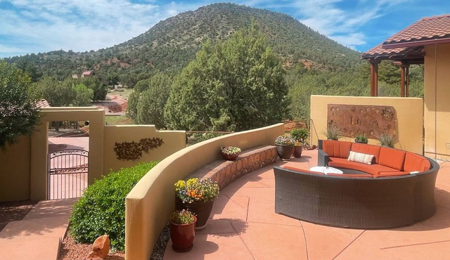 Hikers Paradise - 2bd 2.5b Light and Cheerful Villa