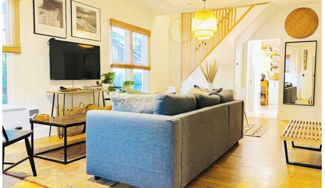 Hip & Historic downtown Vancouver bungalow