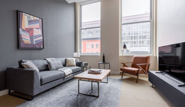 Hip Penn Quarter 1BR w/Gym, W/D, Pool, nr. National Mall by Blueground