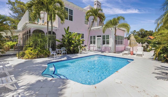 Historic Beasley House with Heated Pool