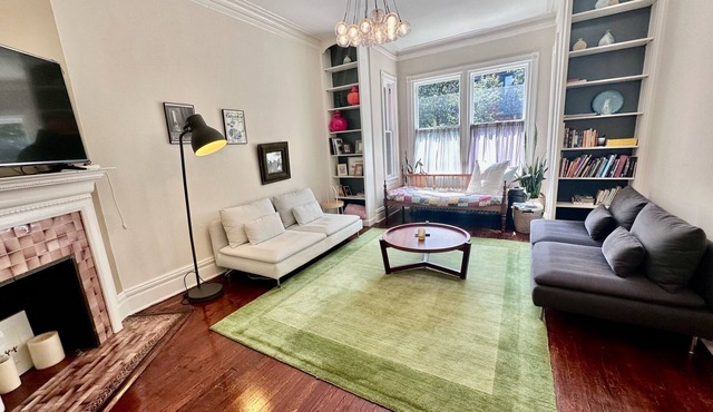 Historic DC rowhome - five minutes from the White House
