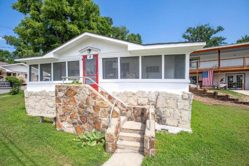 Historic Rockaway Beach Cottage 12