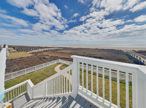 Honu Beachfront by Ryson Vacation Rentals