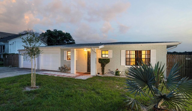 Hook, Line & Leisure: Lakefront Gem w/Porch!