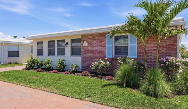 Horizons West Villa B-7 - Located on Crescent Beach - it's #1