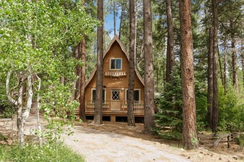 Hotevilla A-Frame Cabin with Wi-Fi & Pine Tree Views
