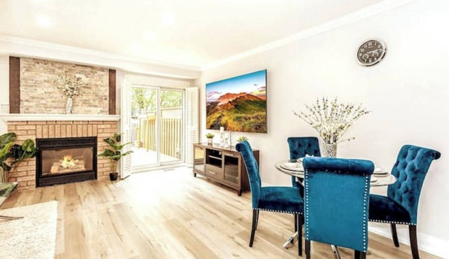House of 3 Beds -3 Washroom - King Bed- Kids Crib- 85’ TV- Workspace