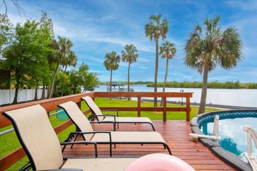 Huge Waterfront Mini-Resort with Gym, Dock and Pool