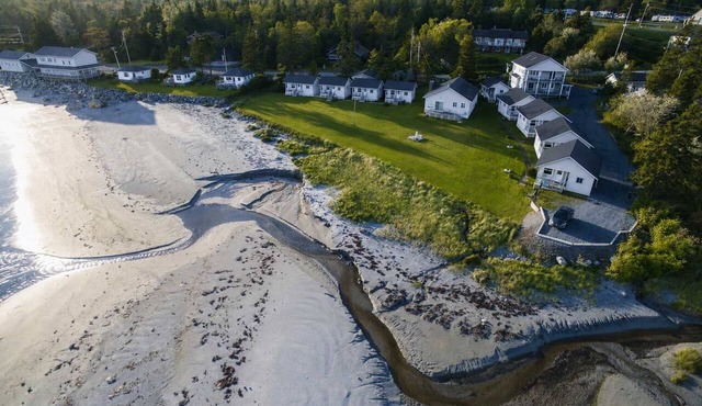 Hunts Point 2-BR Coastal Retreat - Cottage #10