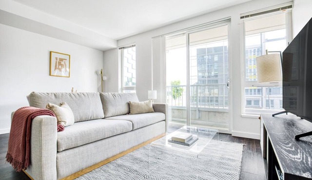 Ideal Bellevue 1BR w/BBQ, Gym, W/D, near Spring District, by Blueground