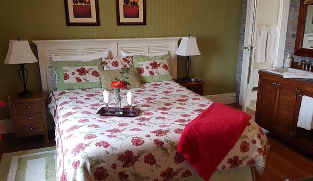 In the heart of Matane, the Bruine Océane Inn is a little gem ready to welcome y