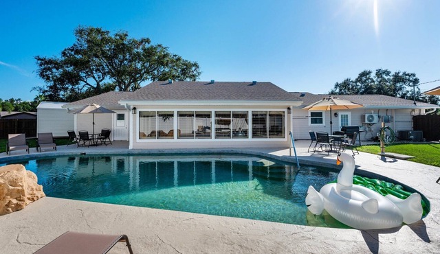 Island Oasis with Heated Pool & Game Room