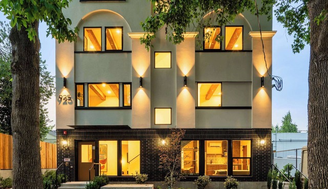 Kerns 6BR - New Spanish Style Group Stay