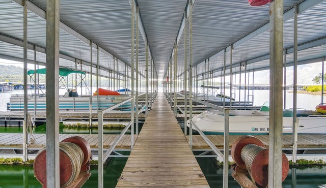 Kimberling City Oasis: Boat Slip, Kayaks & More!