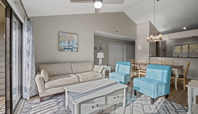 Kingston Richmond Pk 20F 2nd floor w/pool & beach