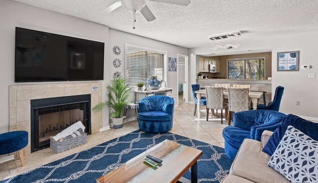 Kingston WHP 3C Ground level Villa w/pool/beach