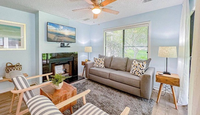 Kingston WHP 7C Ground level Villa w/pool/beach