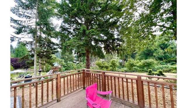 Kirkland Cheerful 3 bedroom 2 bath house