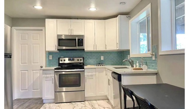 Kirkland lovely 1 bd 1 bath (ADU) w/free fast WiFi