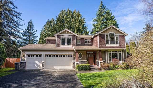 Kirkland's Expansive Custom Built Home Near Juanita