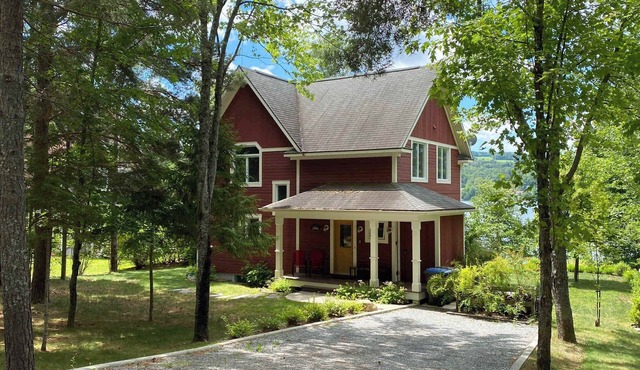 La Chaumiere - Lakefront & Private Beach