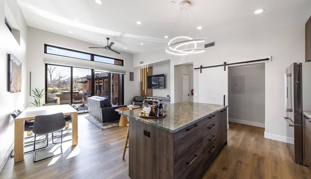 LaFave-Luxury Villa at Zion: Phantom Valley