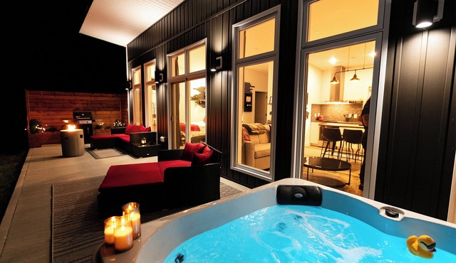 Lake View Cottage W/Private Hot Tub-Moose Meadow