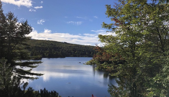 Lakefront Retreat on Beautiful Lac Echo!