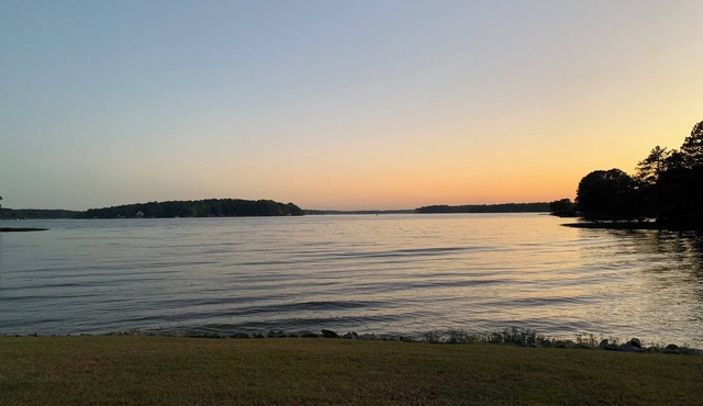 Lakefront spectacular view