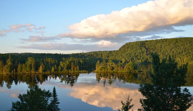 Lakeside Canadian Log Cabin