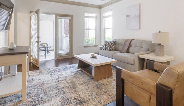 Landing | Modern 1BD, Courtyard, Gym