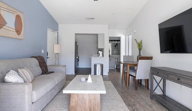 Landing | Modern 1BD, Gym, Clubhouse