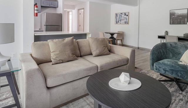Landing | Stunning 2BD, Pool, Gym