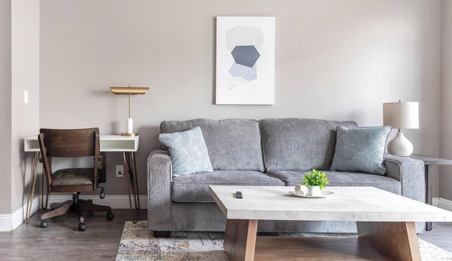 Landing | Stylish 1BD, Gym, Clubhouse