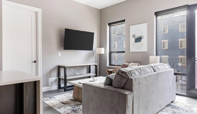 Landing | Stylish 1BD, Gym, Clubhouse