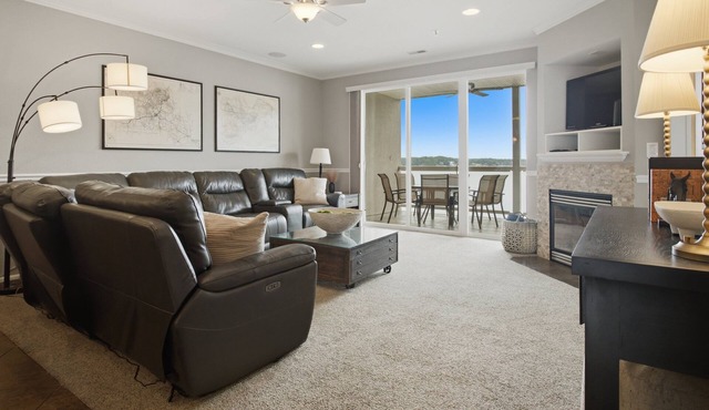 Lands End Condo - No Steps! Sleeps 6-8. Large Sectional Sofa. Inquire for Slip.