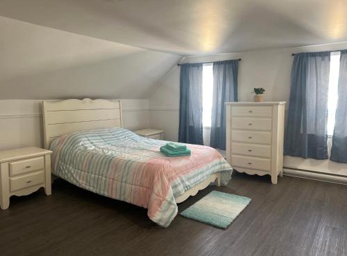 Large room in private home