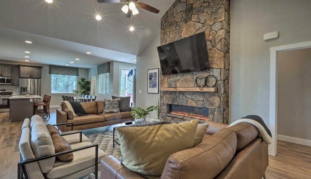 Lavish National Forest Retreat with Hot Tub and Views!