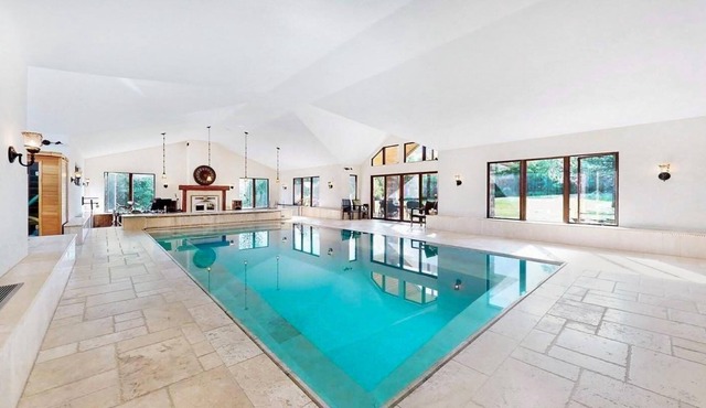 Lavish Villa with Indoor pool on a countryside estate