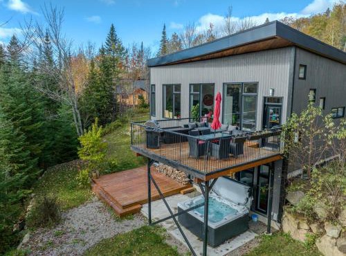 Le Willow Spa, billiards, BBQ, lake & kayaks