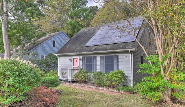 Lewes Cottage w/Pool Access: 10 Mi to Beach!
