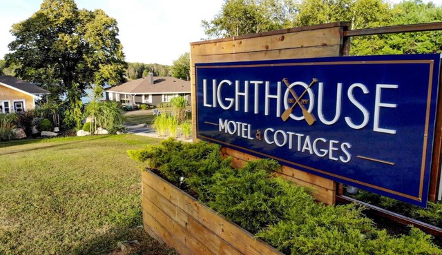 Lighthouse Motel and Cottages